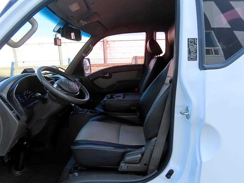 Hyundai Porter 1.0 Ton/ Super Cab/ Long Wheelbase 8
