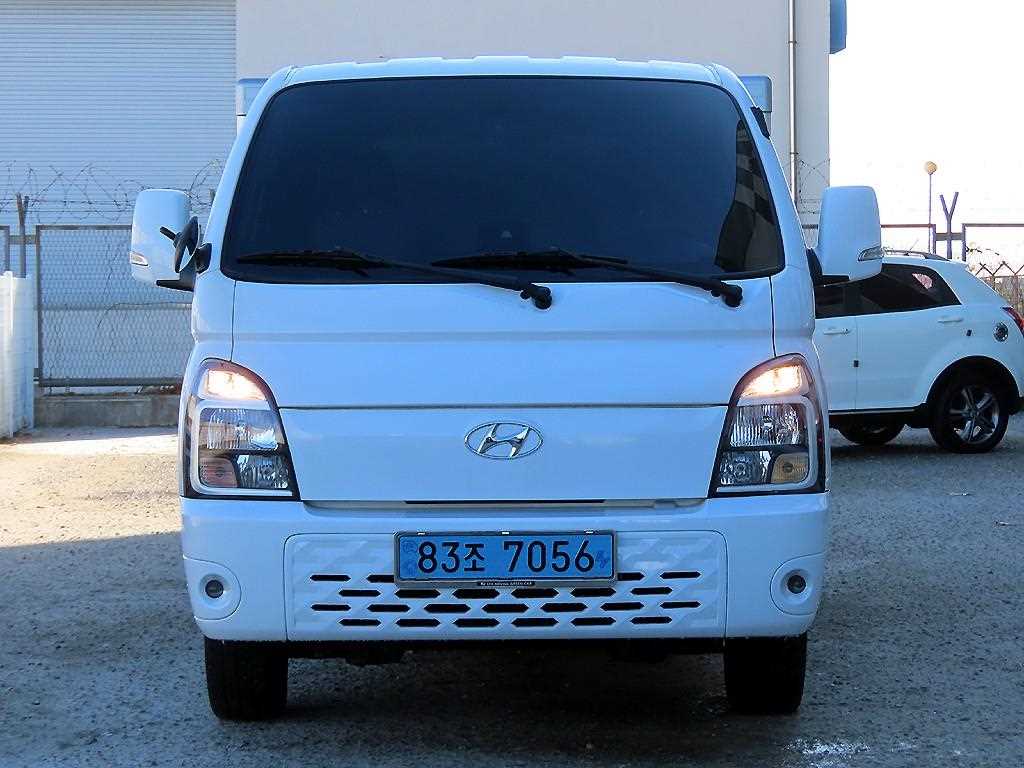 Hyundai Porter 1.0 Ton/ Super Cab/ Long Wheelbase 3