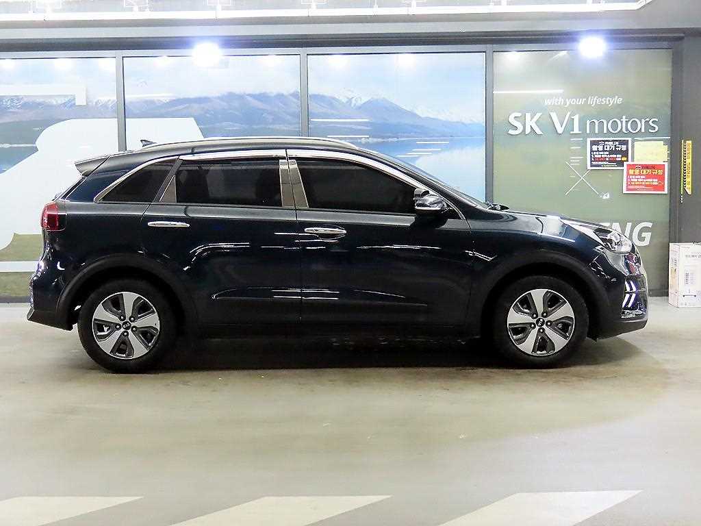 Kia Niro 1.6 HEV Luxury 4