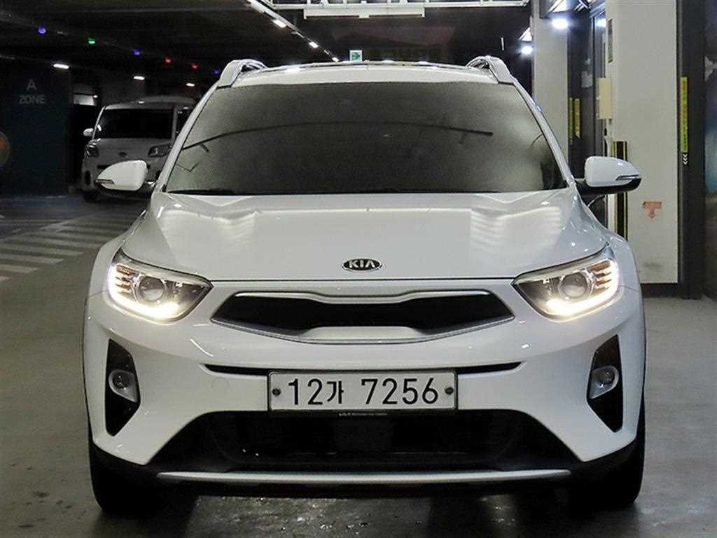 Kia Stonic Gasoline 1.4 Prestige 3
