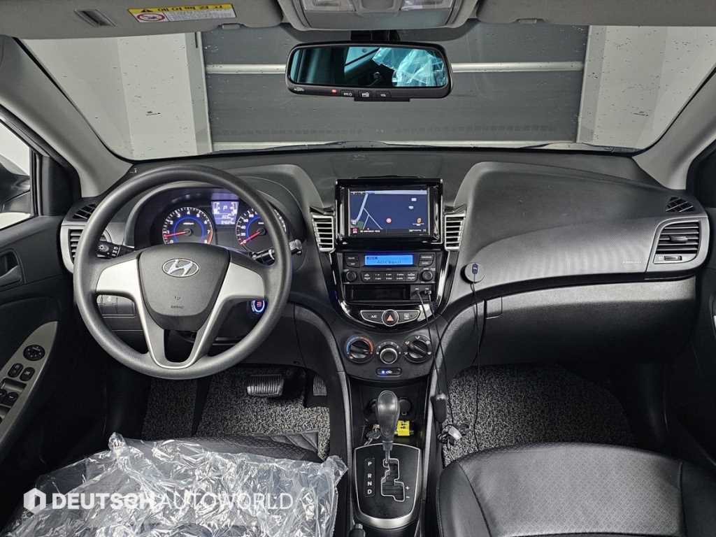 Hyundai Accent 1.4VVT Smart 8