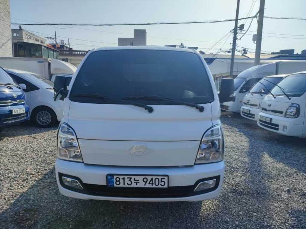 Hyundai Porter Super Cab/ Long Wheelbase/ 2WD Premium