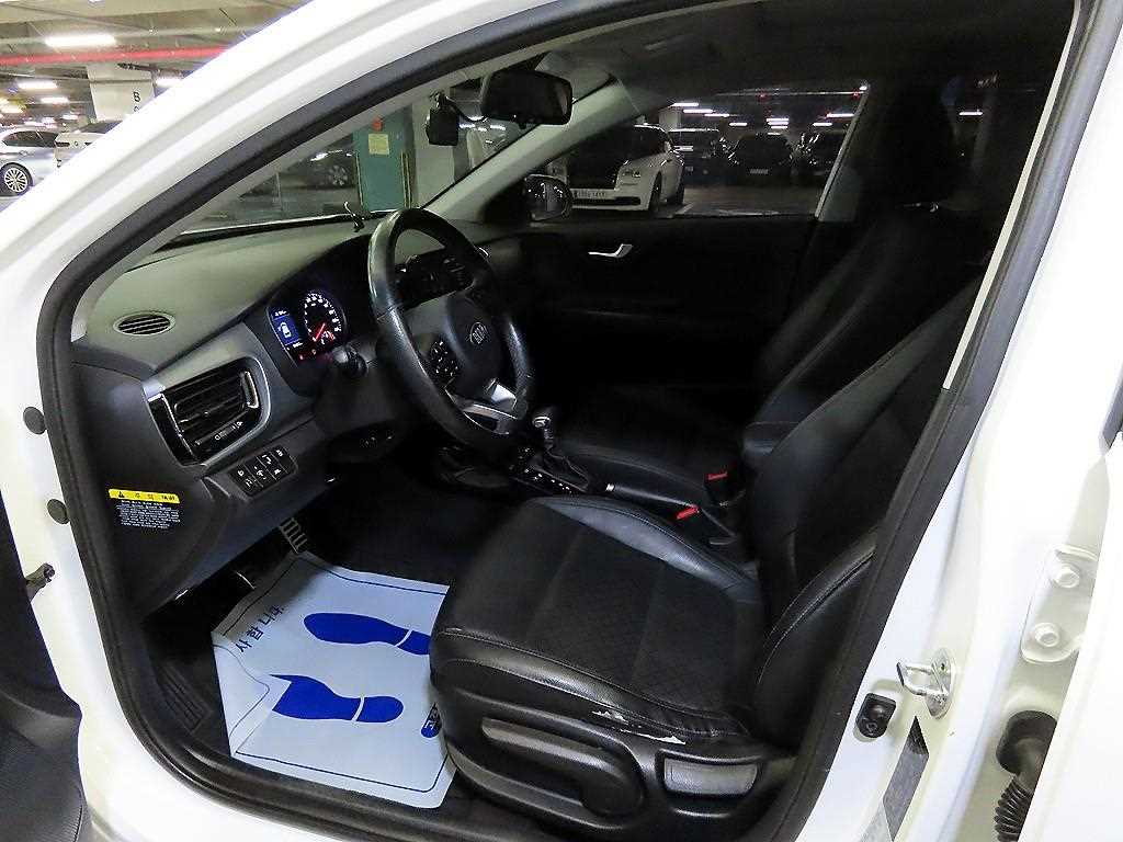 Kia Stonic Gasoline 1.4 Prestige 7