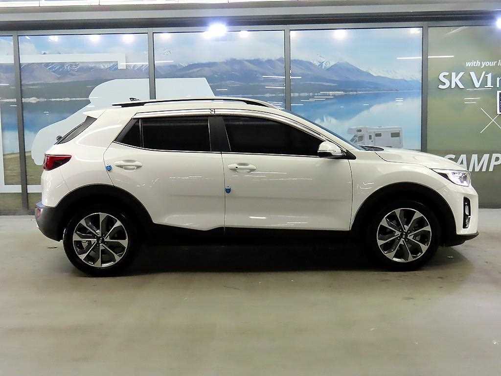 Kia Stonic Gasoline 1.4 Prestige 4