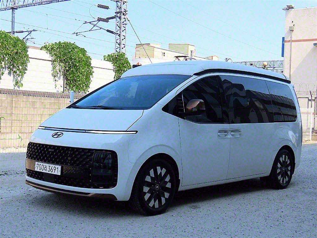 Hyundai Staria Camping Car 4WD Prestige Camper 3