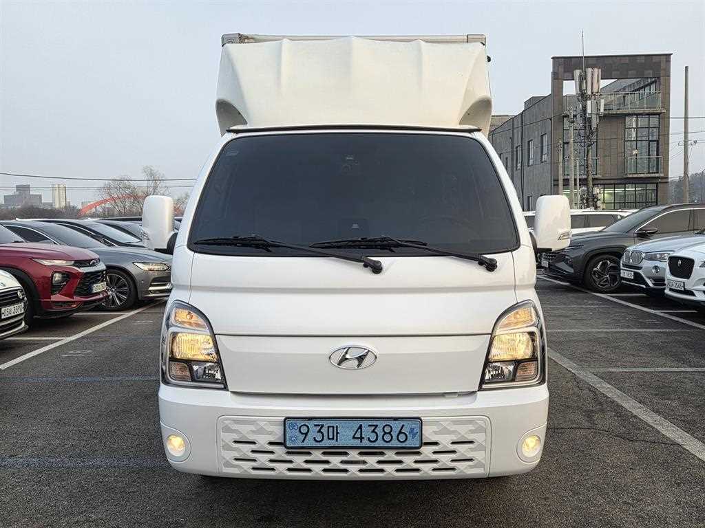 Hyundai Porter 1.0 Ton/ Super Cab/ Long Wheelbase 4