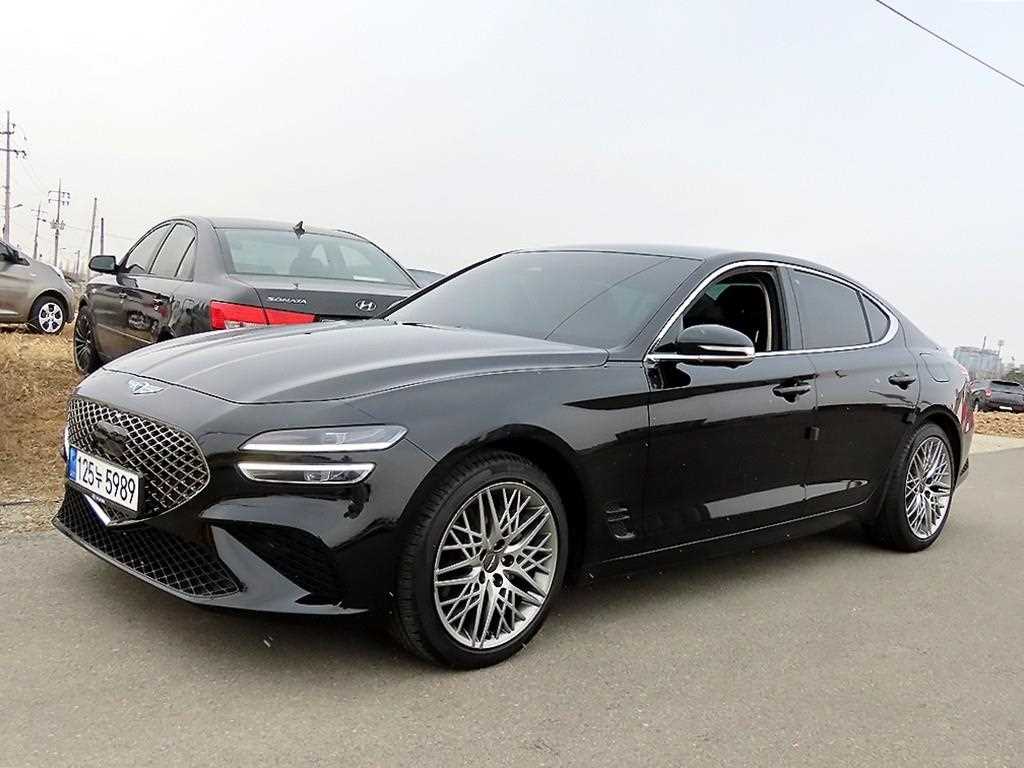 Genesis G70 Gasoline 2.0T 4WD Base Type 3