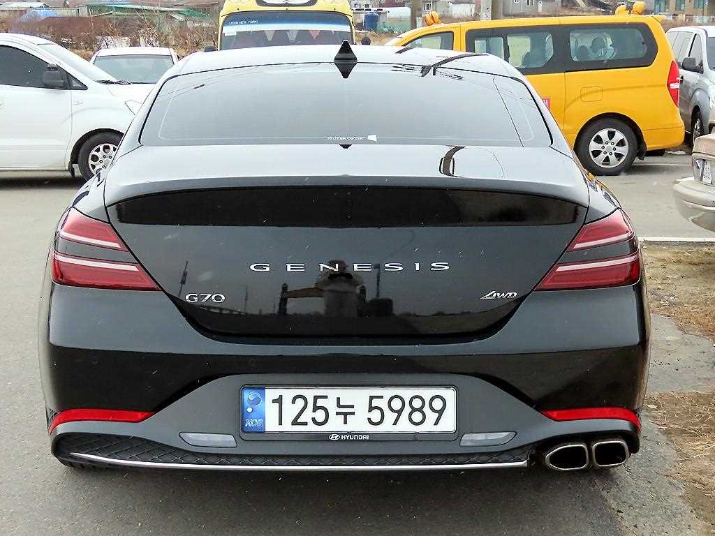 Genesis G70 Gasoline 2.0T 4WD Base Type 5