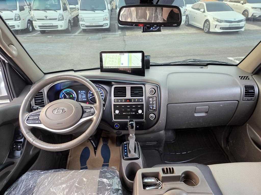 Hyundai Porter 1.0 Ton/ Super Cab/ Long Wheelbase 10