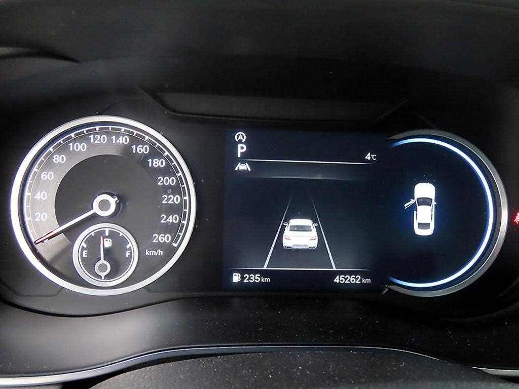 Genesis G70 Gasoline 2.0T 4WD Base Type 9