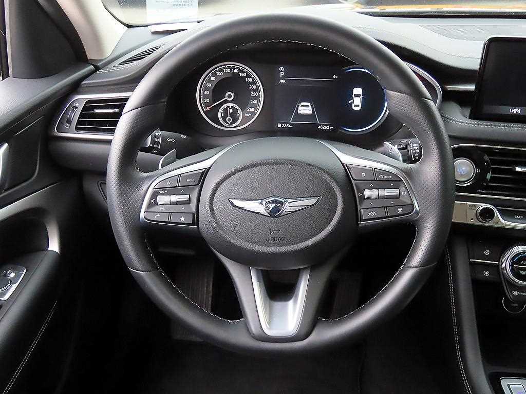 Genesis G70 Gasoline 2.0T 4WD Base Type 8