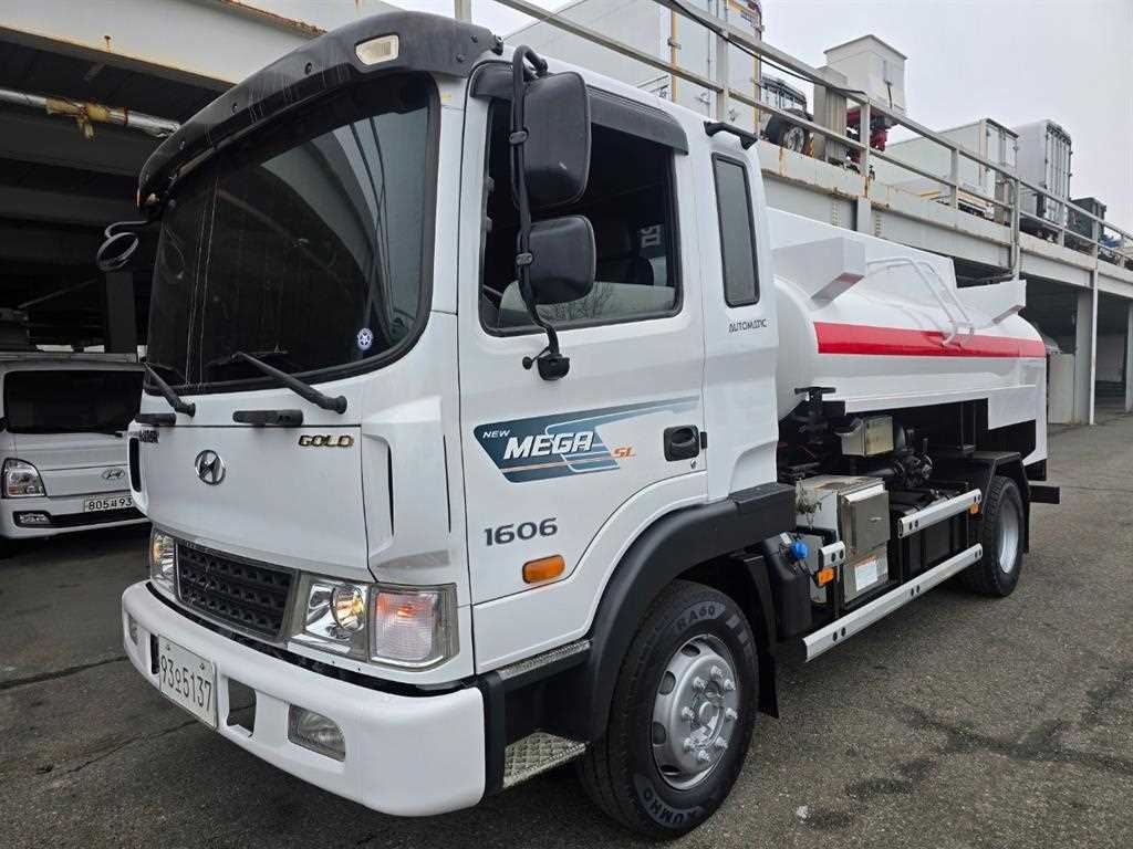 현대 탱크로리 메가트럭 오토 - 중고 트럭 매물 이미지