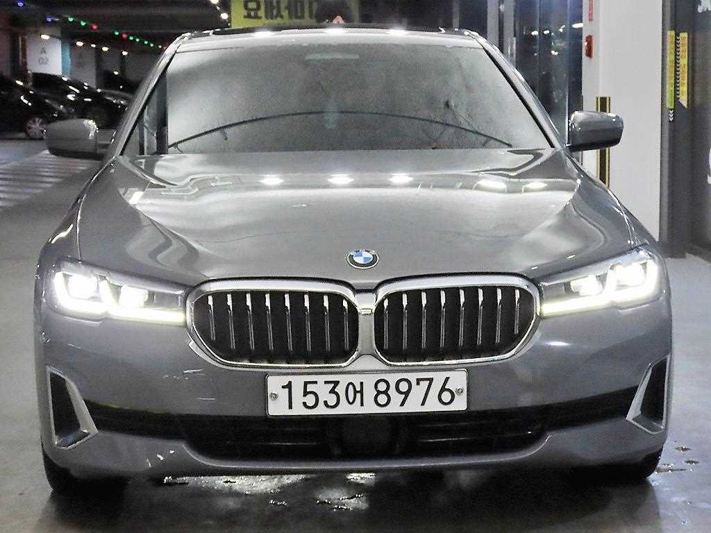 BMW 5시리즈 530e 럭셔리 사진 2/20