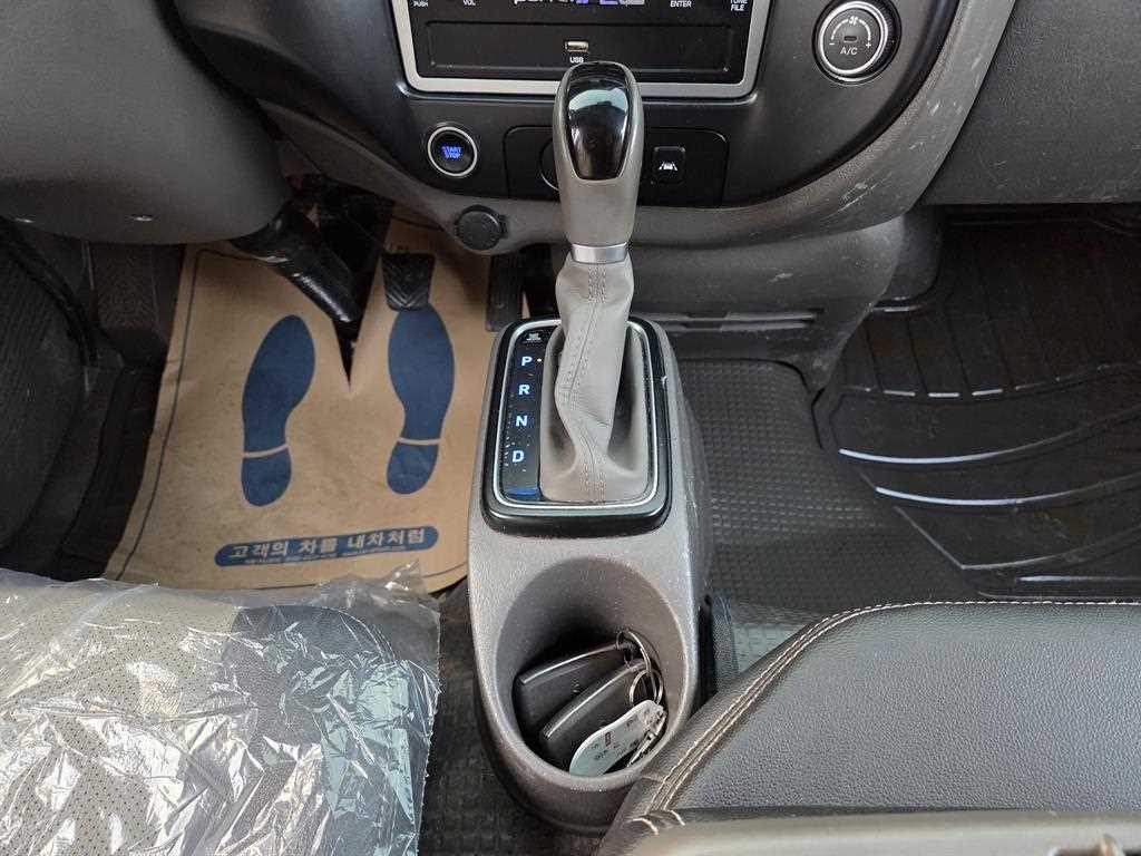 Hyundai Porter 1.0 Ton/ Super Cab/ Long Wheelbase 9