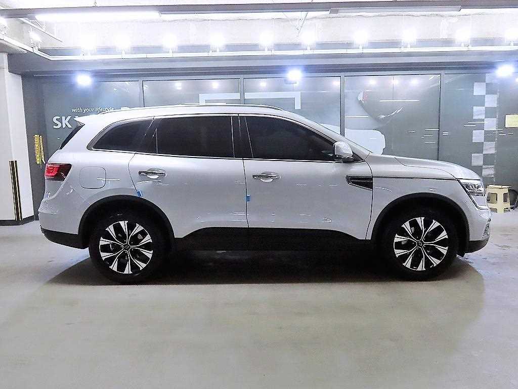 Renault QM6 Gasoline 2.0 GDe LE Signature 2WD 4