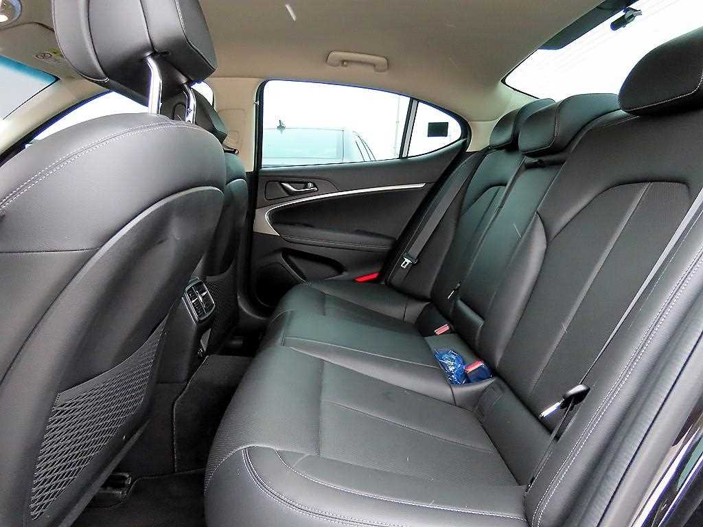 Genesis G70 Gasoline 2.0T 4WD Base Type 7