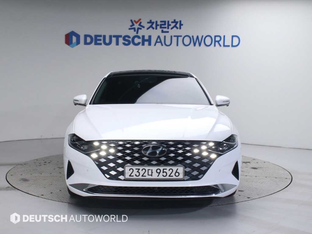 Hyundai Grandeur Exclusive 4