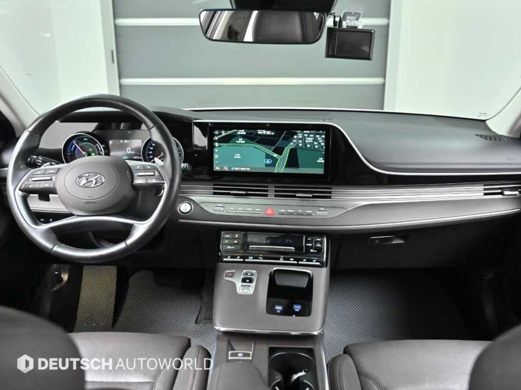 Hyundai Grandeur Exclusive 8
