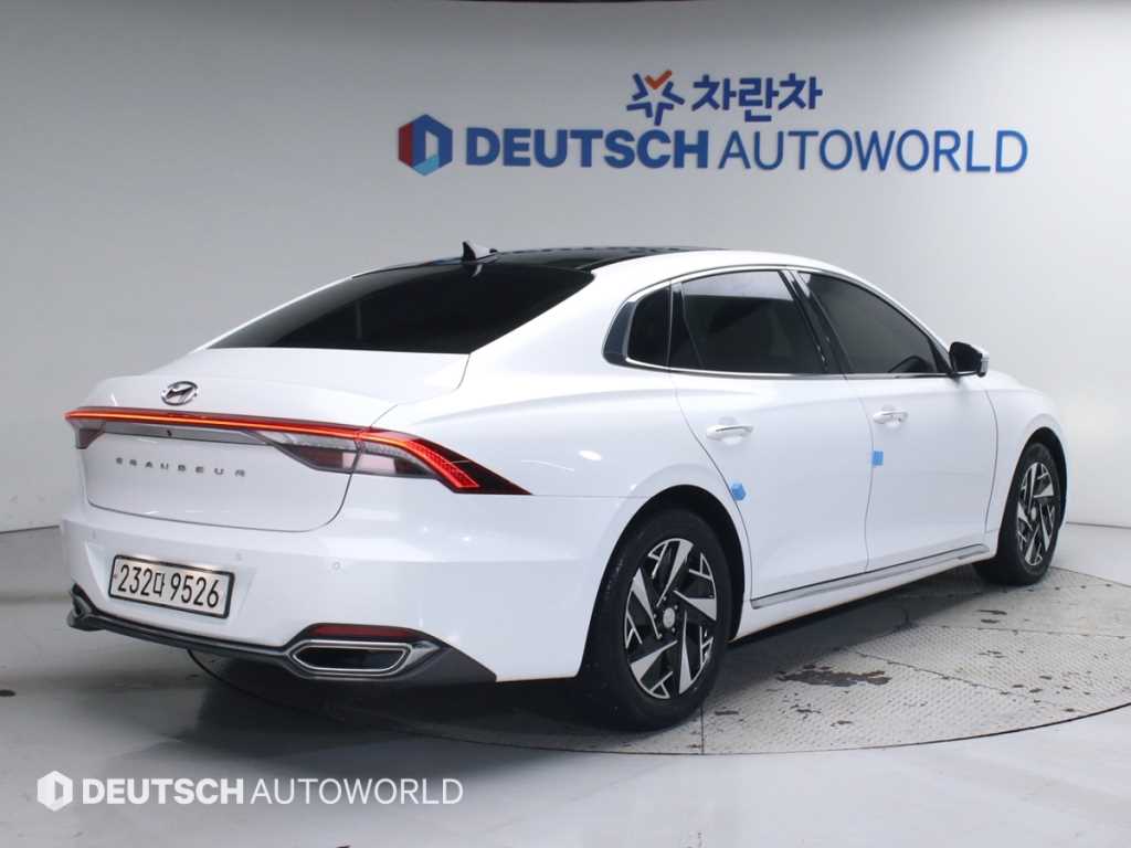 Hyundai Grandeur Exclusive 3