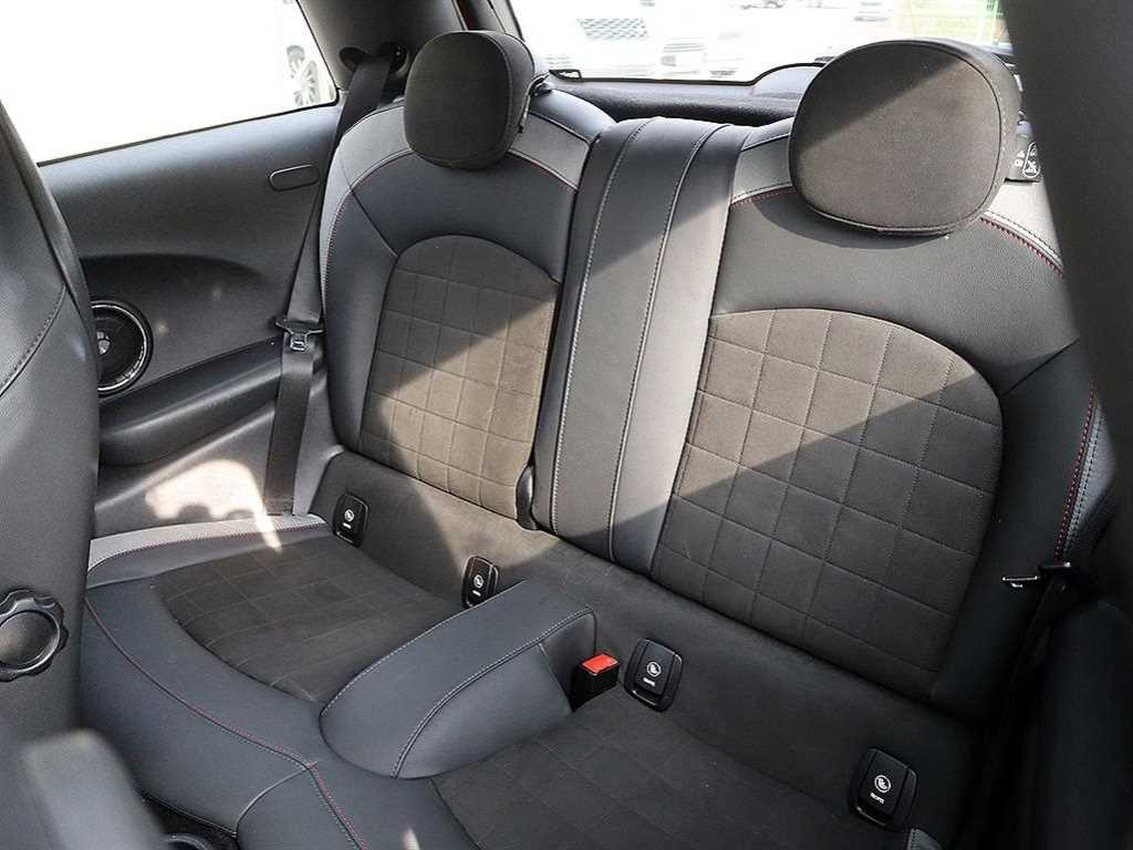 Mini Cooper JCW 8