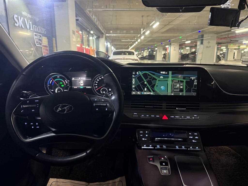 Hyundai Grandeur Exclusive 7