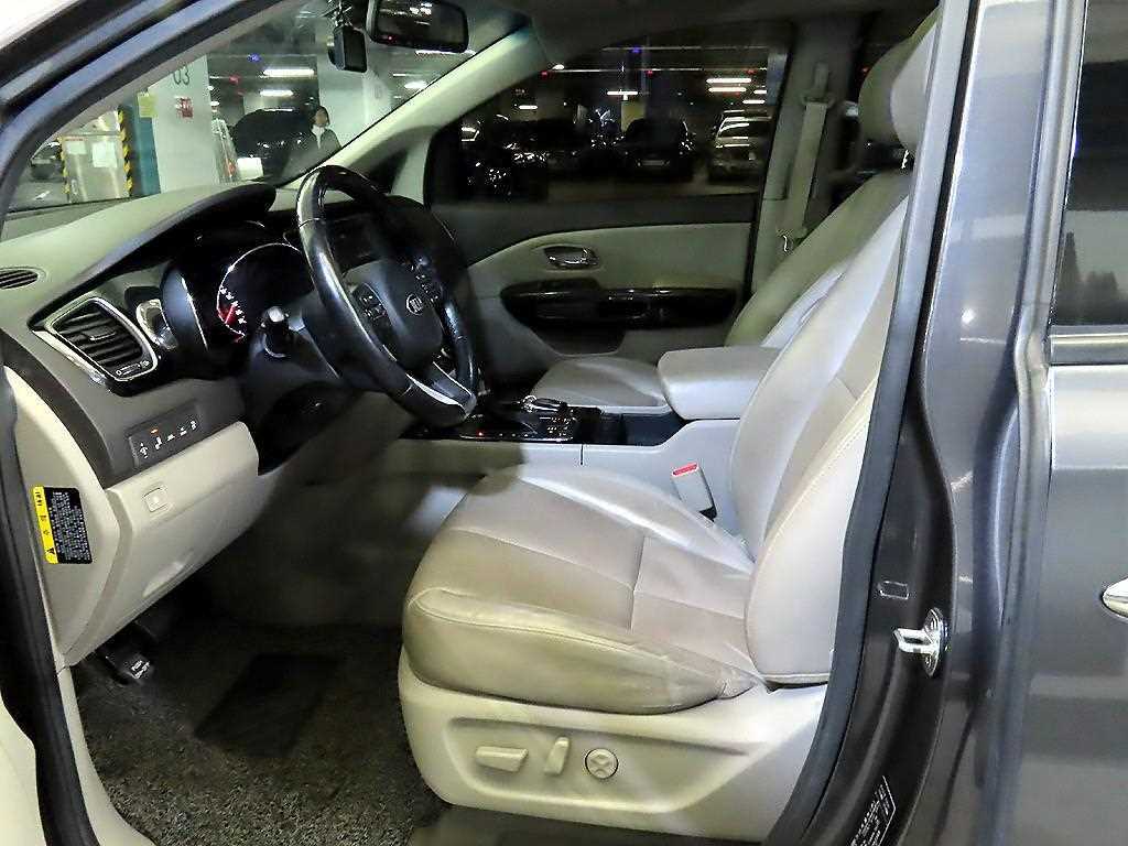 Kia Carnival Diesel Noblesse Special 7
