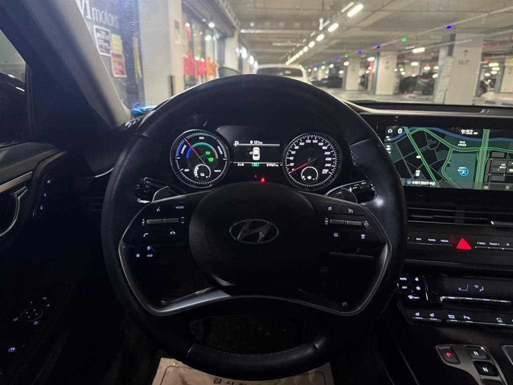 Hyundai Grandeur Exclusive 8