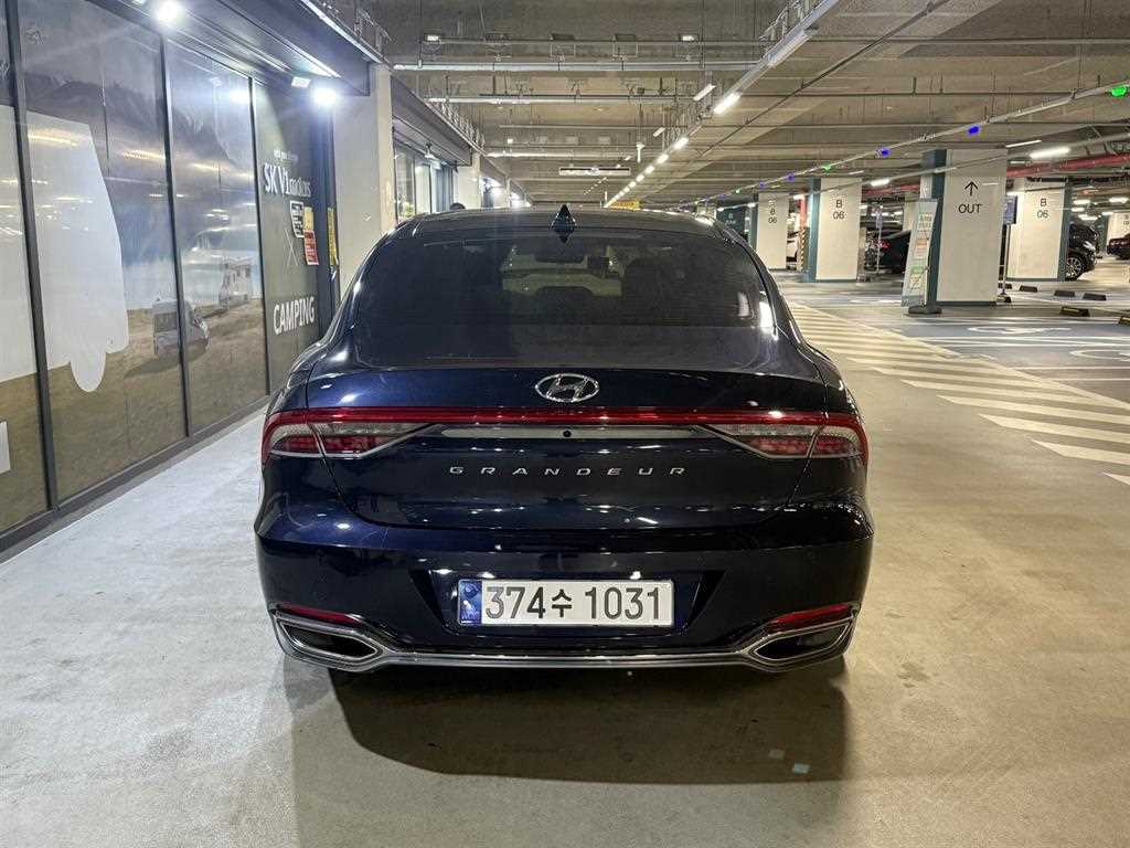 Hyundai Grandeur Exclusive 4