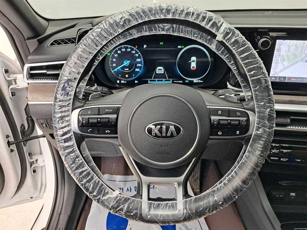 Kia K5 2.0 Signature 8