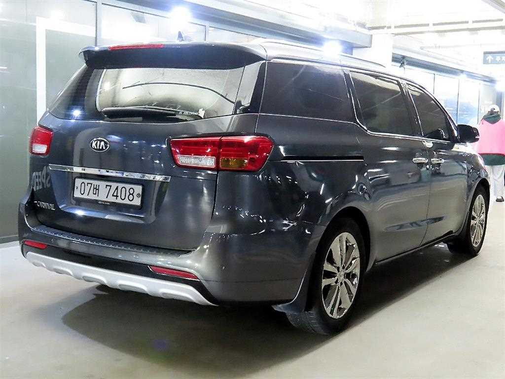 Kia Carnival Diesel Noblesse Special 4