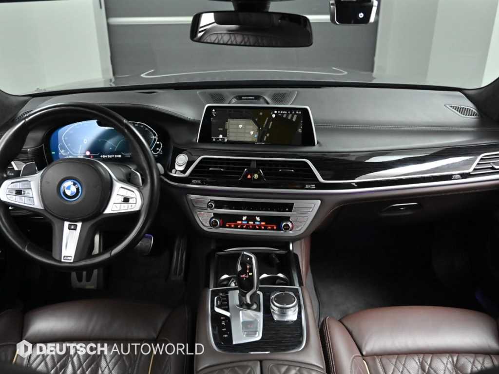 BMW 7 Series 740Le i Performance 8