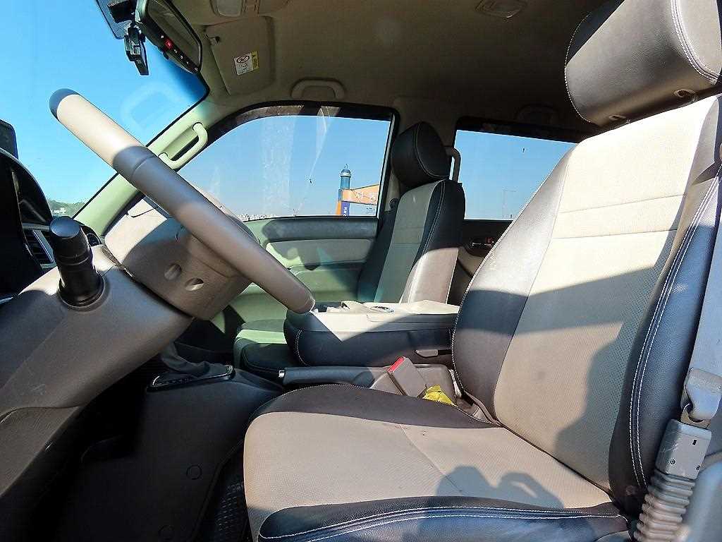 Hyundai Porter Double Cab/ Long Wheelbase/ 2WD Smart 7