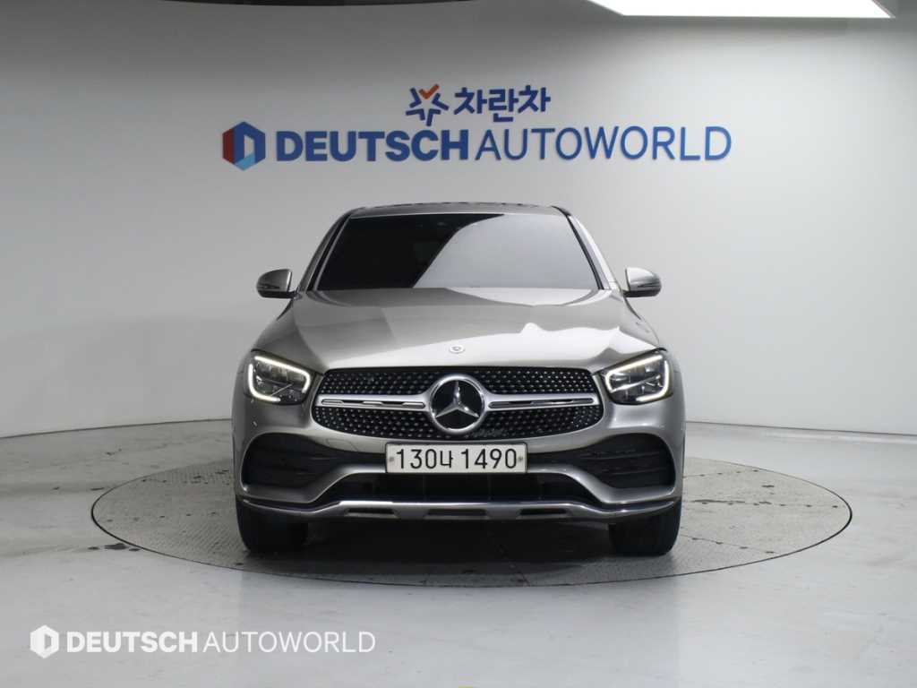 Mercedes-Benz GLC-Class GLC300e 4MATIC Coupe 4