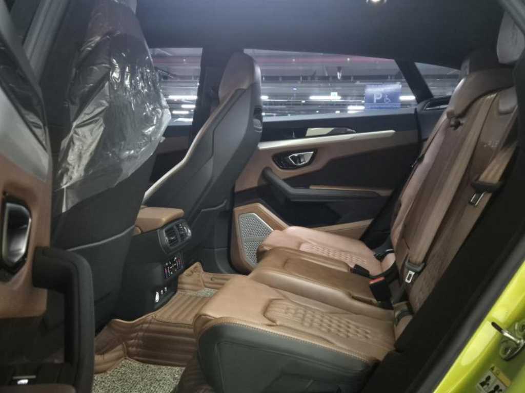 Lamborghini Urus 4.0 V8 S 9