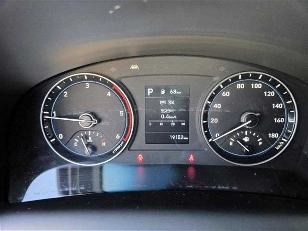 Hyundai Porter Double Cab/ Long Wheelbase/ 2WD Smart 7