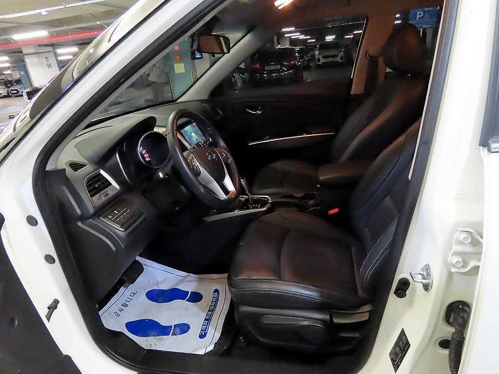 KG Mobility (Ssangyong) Tivoli Gasoline 2WD 1.6 VX 7