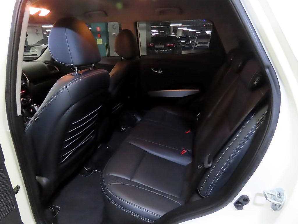 KG Mobility (Ssangyong) Tivoli Gasoline 2WD 1.6 VX 8