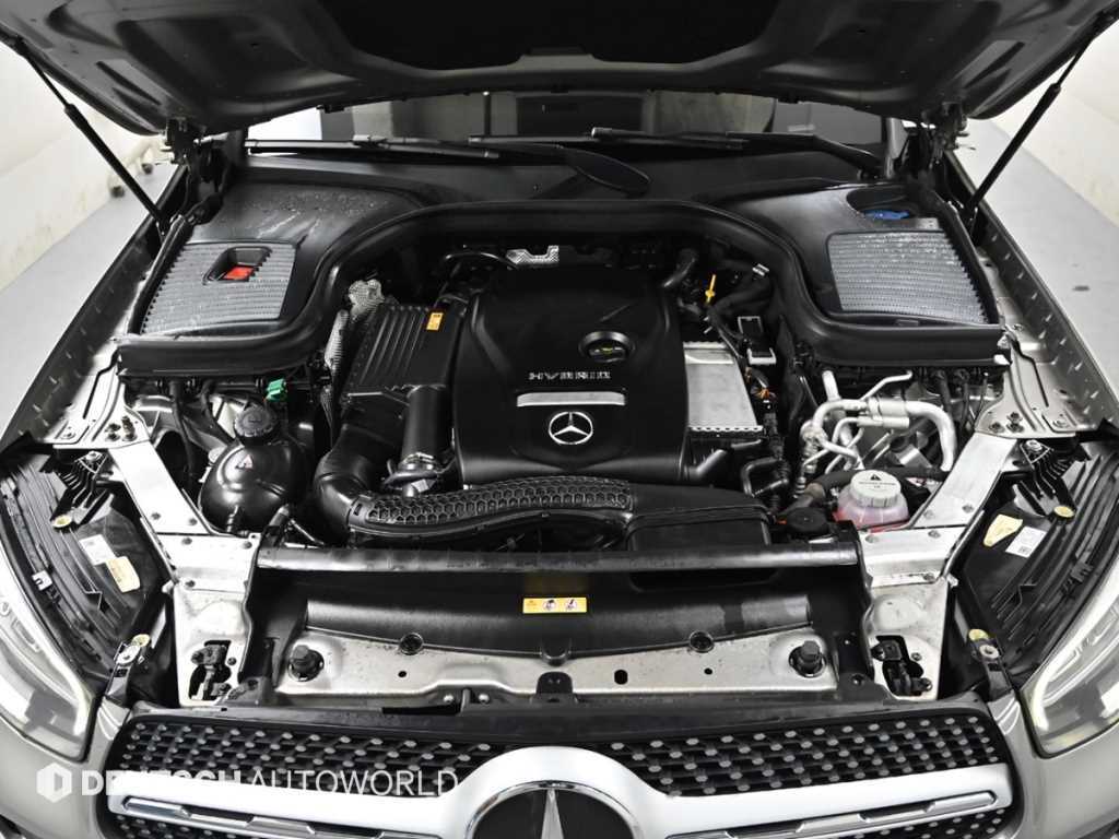Mercedes-Benz GLC-Class GLC300e 4MATIC Coupe 7