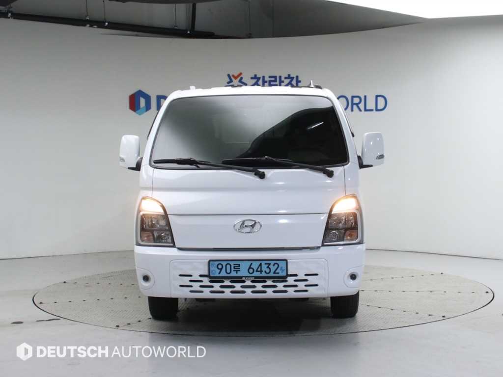 Hyundai Porter 1.0 Ton/ Super Cab/ Long Wheelbase/ Smart Special 4