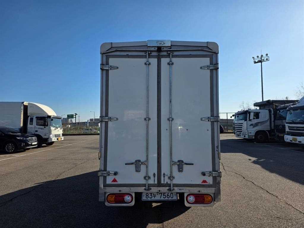 Hyundai Porter Super Cab/ Long Wheelbase/ CRDi 4