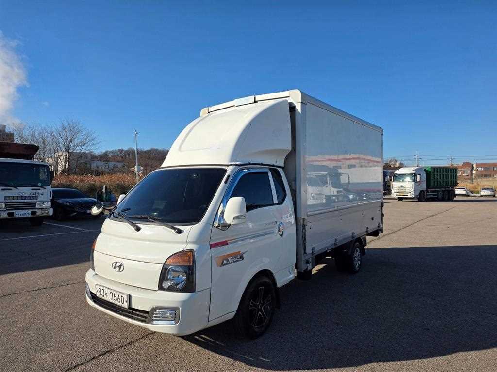 Hyundai Porter Super Cab/ Long Wheelbase/ CRDi
