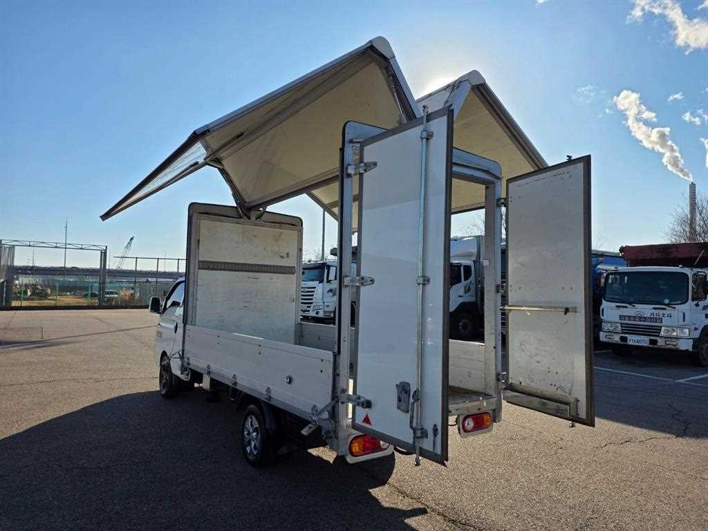 Hyundai Porter Super Cab/ Long Wheelbase/ CRDi 8