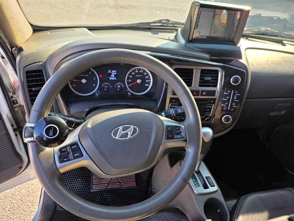 Hyundai Porter Super Cab/ Long Wheelbase/ CRDi 10