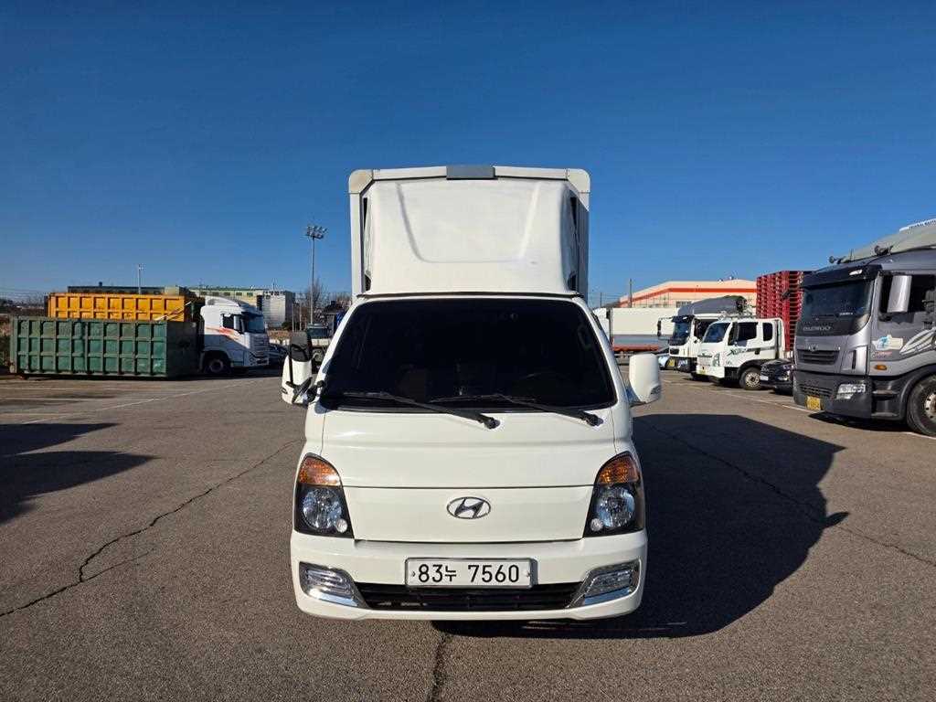 Hyundai Porter Super Cab/ Long Wheelbase/ CRDi 3