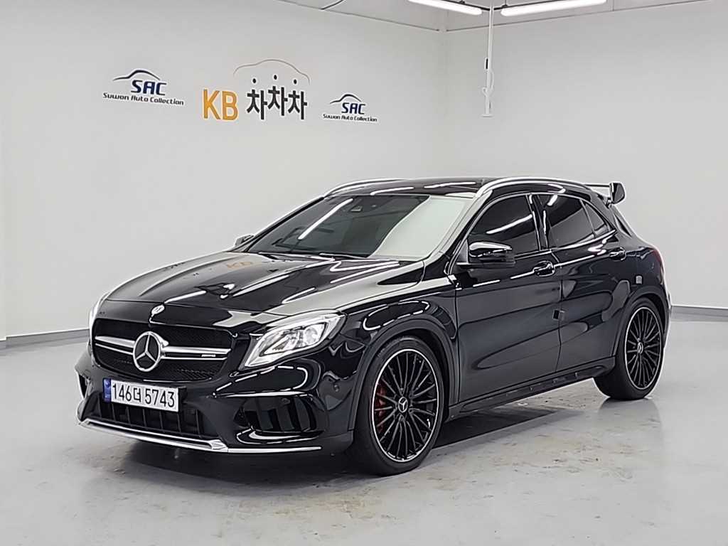 벤츠 GLA 클래스 GLA45 AMG 4MATIC 사진 2/19