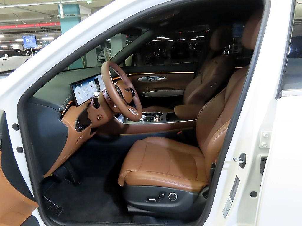 Genesis GV70 2.5T Gasoline 2WD Base Type 7