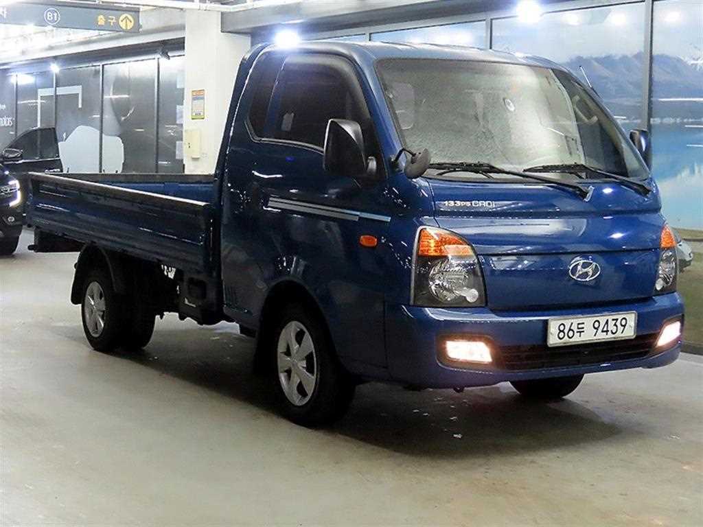 Hyundai Porter 1.0 Ton/ Super Cab/ Long Wheelbase/ CRDi