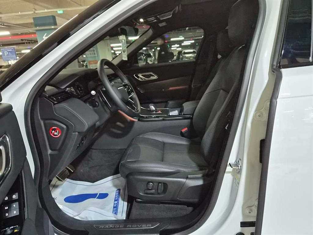 Land Rover Range Rover 2.0 P250 Dynamic SE 7