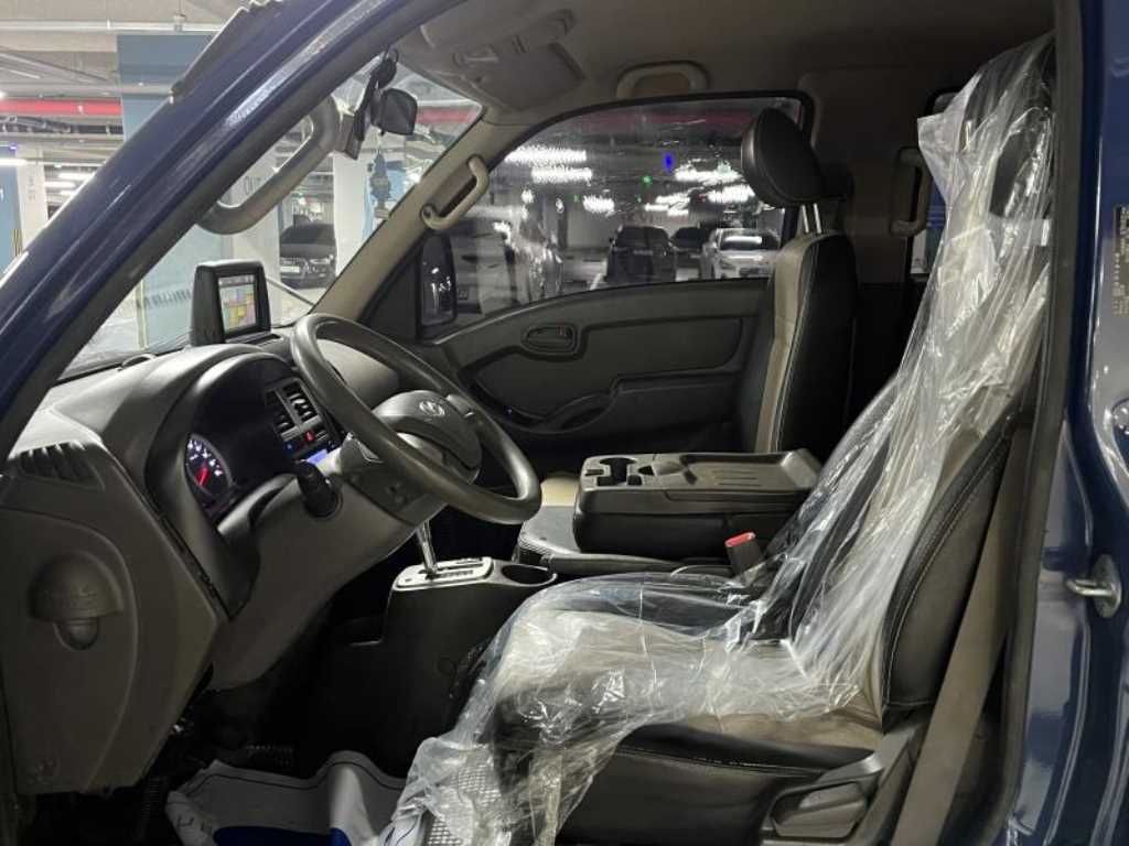 Hyundai Porter 1.0 Ton/ Double Cab/ Long Wheelbase/ CRDi Smart 9