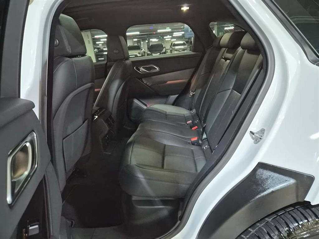 Land Rover Range Rover 2.0 P250 Dynamic SE 8